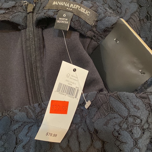 Lace Pencil Skirt from Banana Republic - Picture 4 of 4